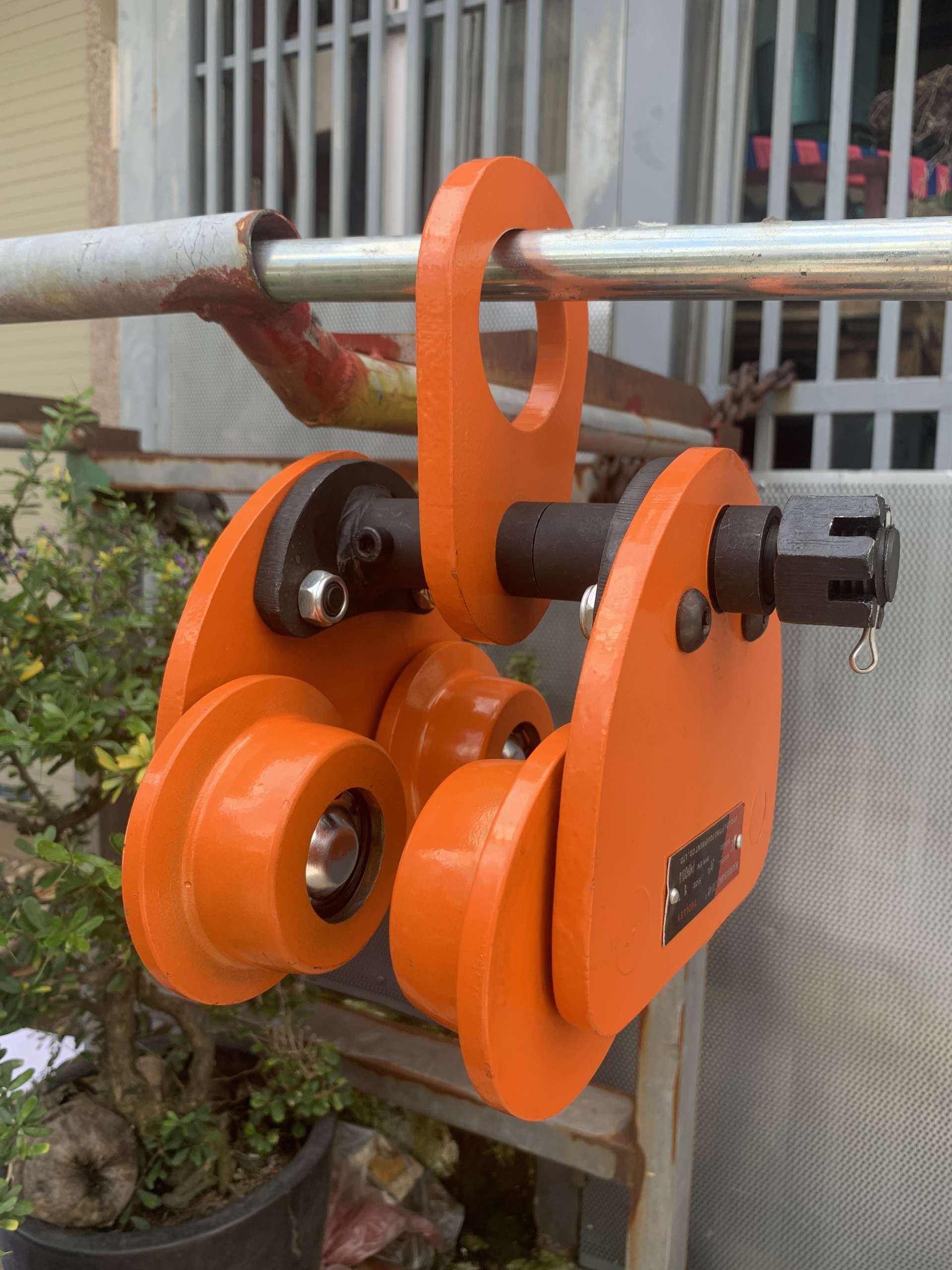 Việt Phát chuyên cung cấp các loại con chạy dầm I với giá cực tốt